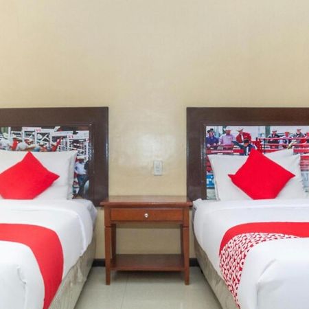 Oyo 133 Jazzy James Country Hotel 2 Davao Stadt Exterior foto